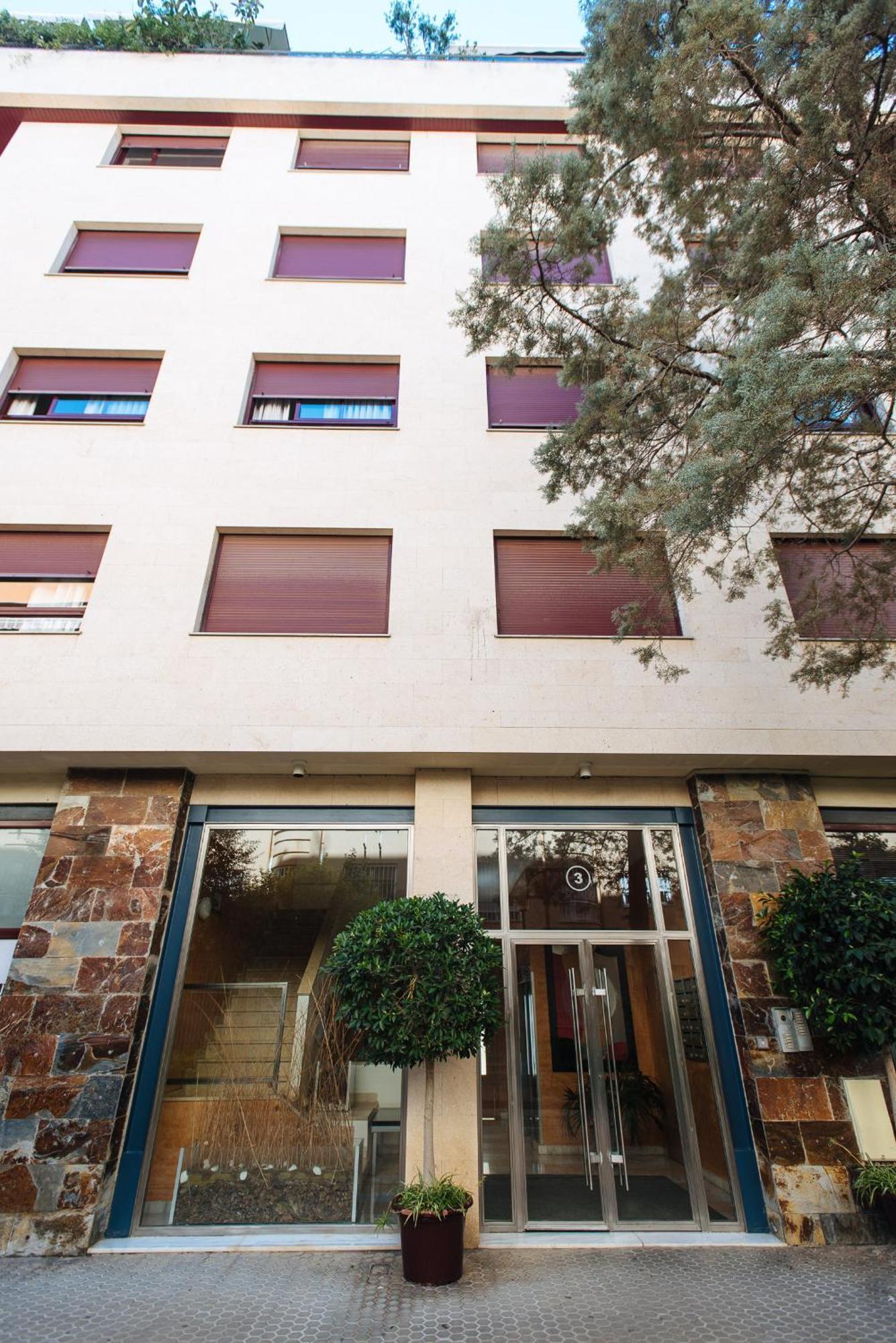 San Bernardo Home Free Parking Sewilla Zewnętrze zdjęcie